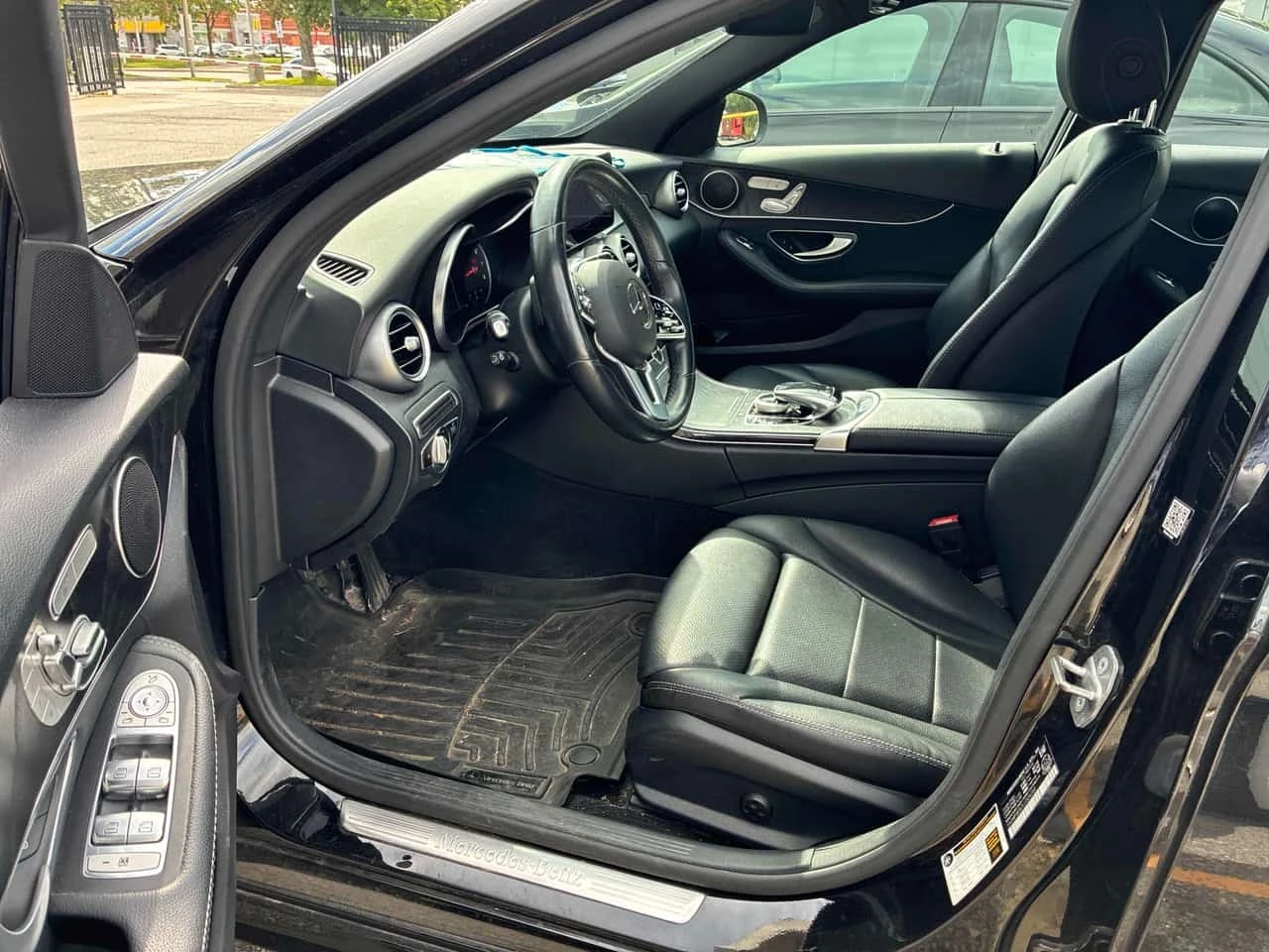 Mercedes-Benz C 300 * CARFAX * БЕЗ ПЪРВОНАЧАЛНА ВНОСКА, снимка 5 - Автомобили и джипове - 56254788