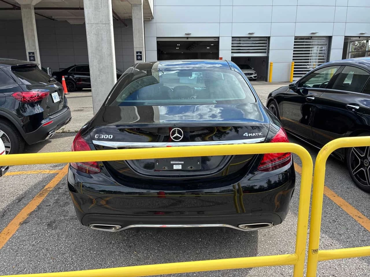 Mercedes-Benz C 300 * CARFAX * БЕЗ ПЪРВОНАЧАЛНА ВНОСКА, снимка 4 - Автомобили и джипове - 56254788