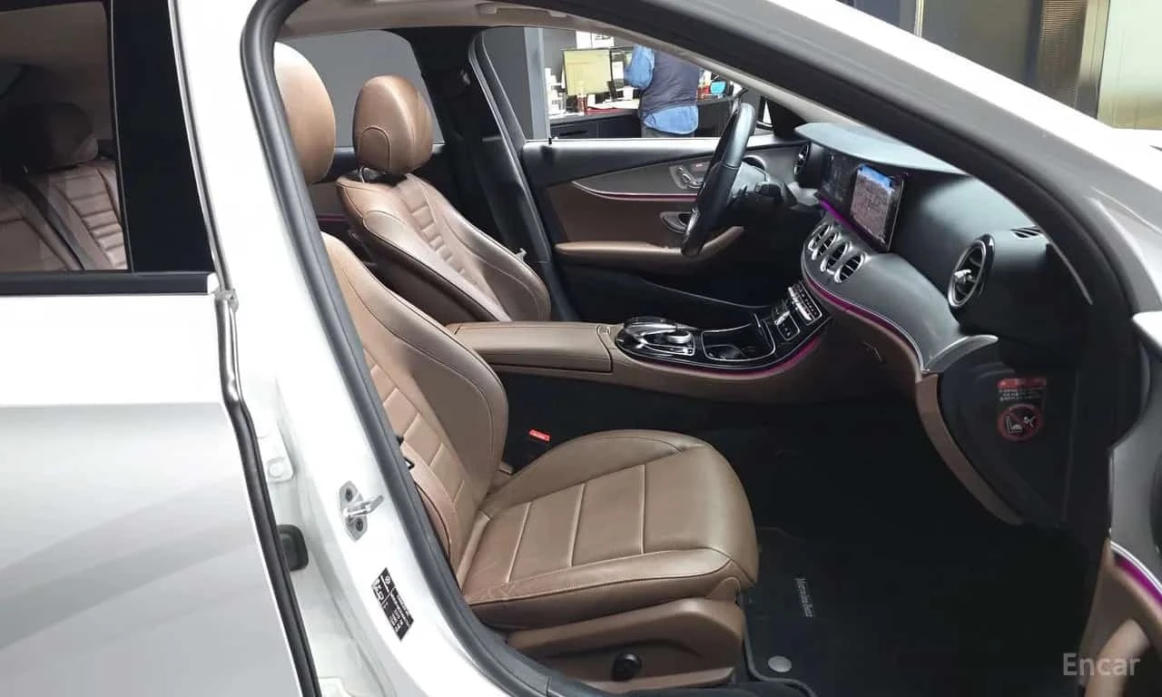 Mercedes-Benz E 300 * E300 Avantgarde * , снимка 11 - Автомобили и джипове - 56596680