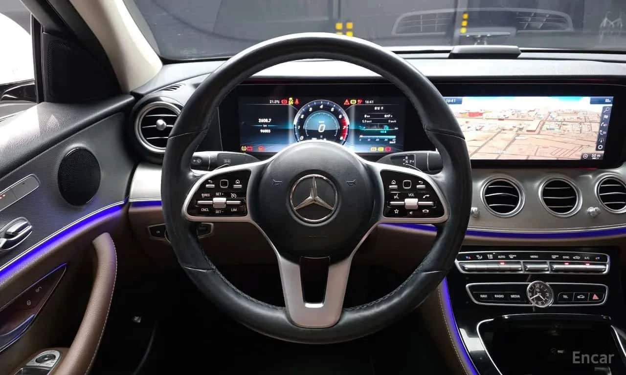 Mercedes-Benz E 300 * E300 Avantgarde * , снимка 13 - Автомобили и джипове - 56596680