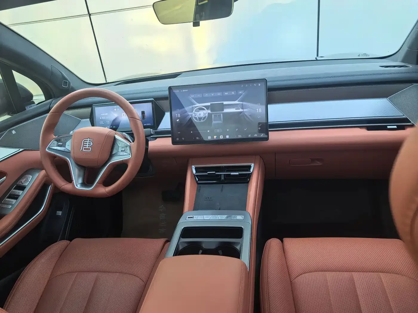 BYD Tang L* Model DM 215KM LiDAR Flagship, снимка 7 - Автомобили и джипове - 56646163