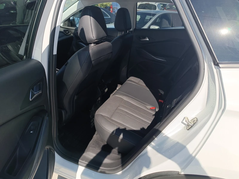 Opel Grandland X 1.5 turbo D, снимка 11 - Автомобили и джипове - 47575135