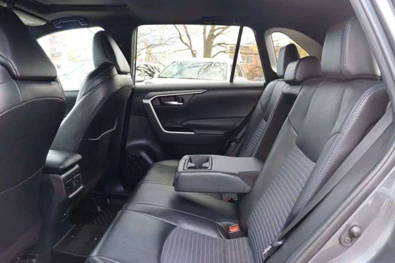 Toyota Rav4 * Hybrid * CARFAX * БЕЗ ПЪРВОНАЧАЛНА ВНОСКА, снимка 10 - Автомобили и джипове - 52826147
