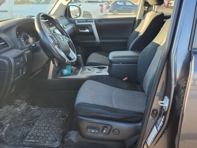 Toyota 4runner * SR5 * CARFAX * БЕЗ ПЪРВОНАЧАЛНА ВНОСКА, снимка 5 - Автомобили и джипове - 52999687