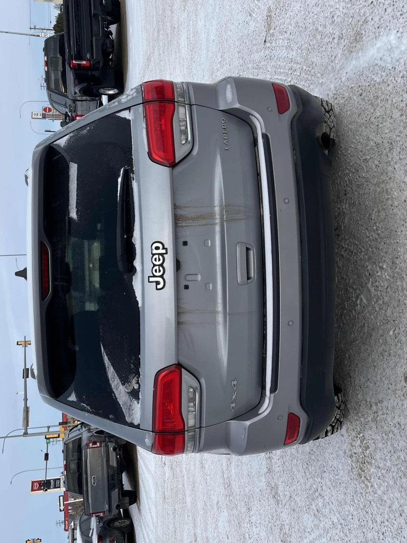 Jeep Grand cherokee 3.6L 6cyl 4WD, снимка 4 - Автомобили и джипове - 53250931