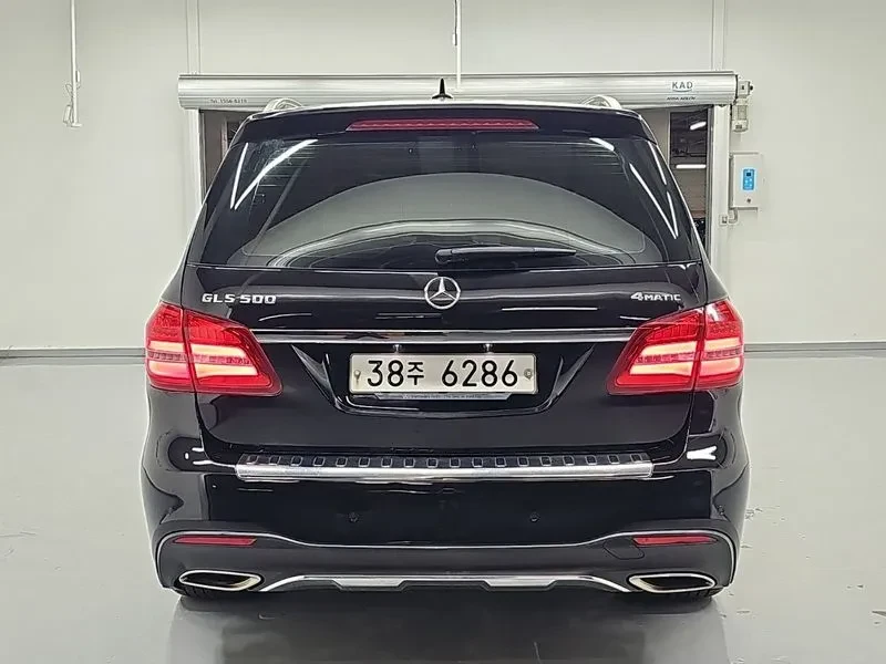 Mercedes-Benz GLS 500 4MATIC, снимка 4 - Автомобили и джипове - 55923981