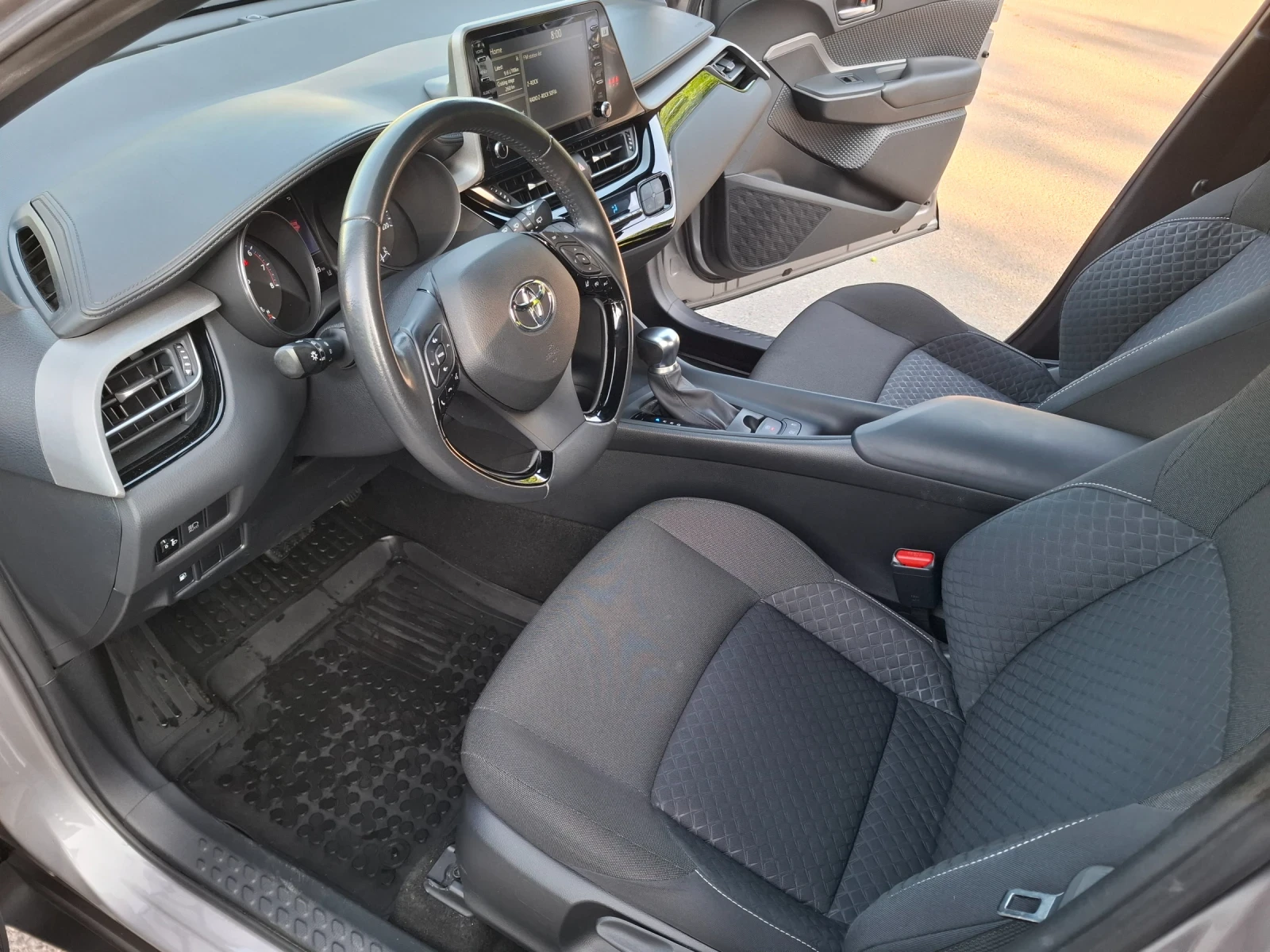Toyota C-HR Бензин 49900 км. - изображение 3