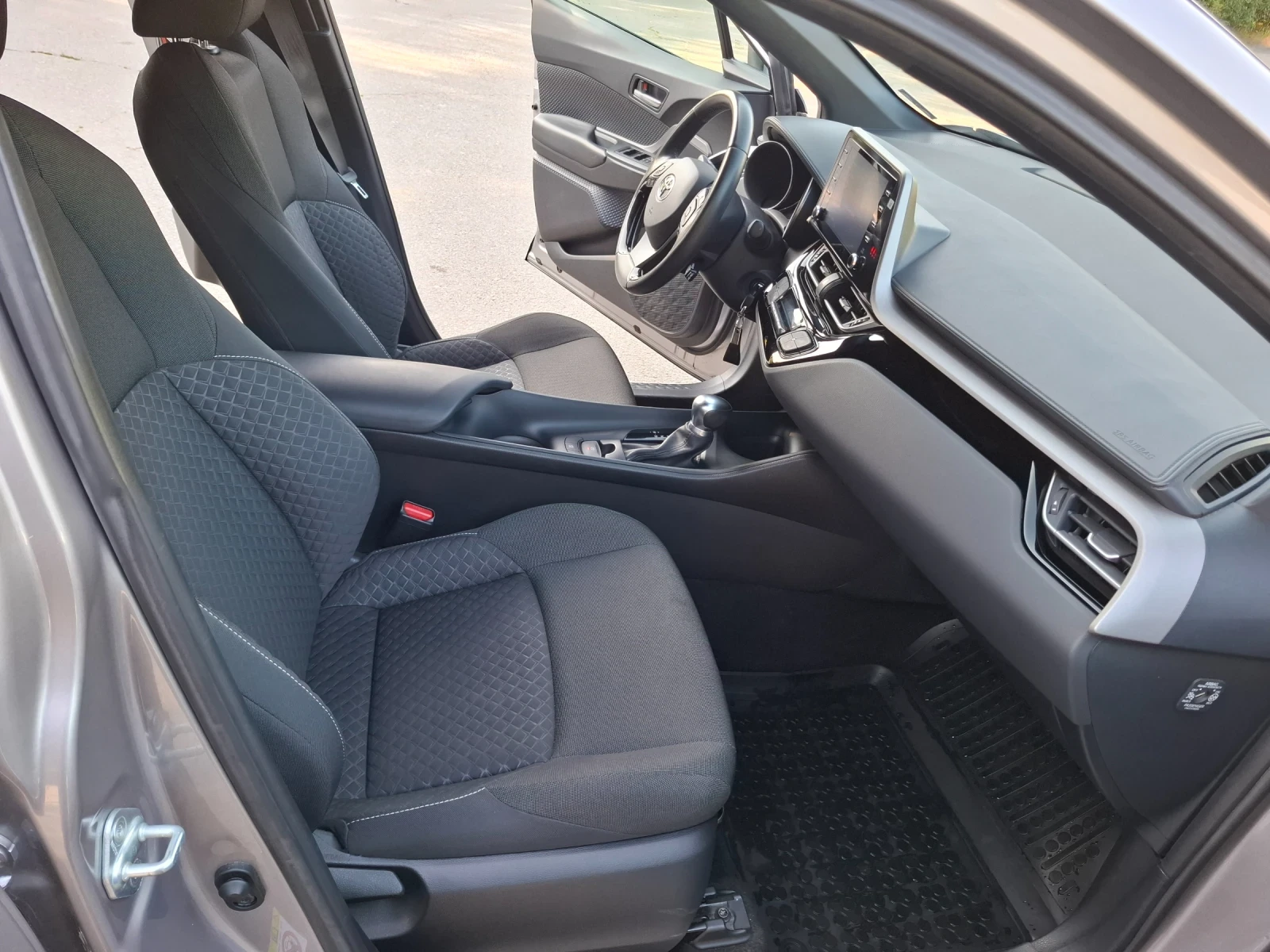 Toyota C-HR Бензин 49900 км. - изображение 5