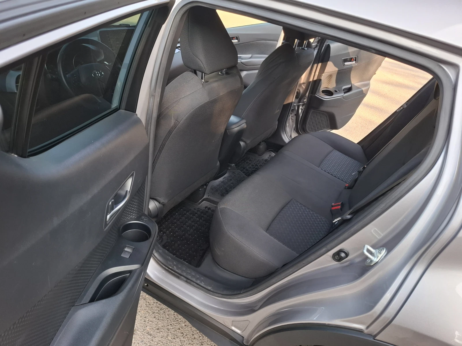 Toyota C-HR Бензин 49900 км. - изображение 4