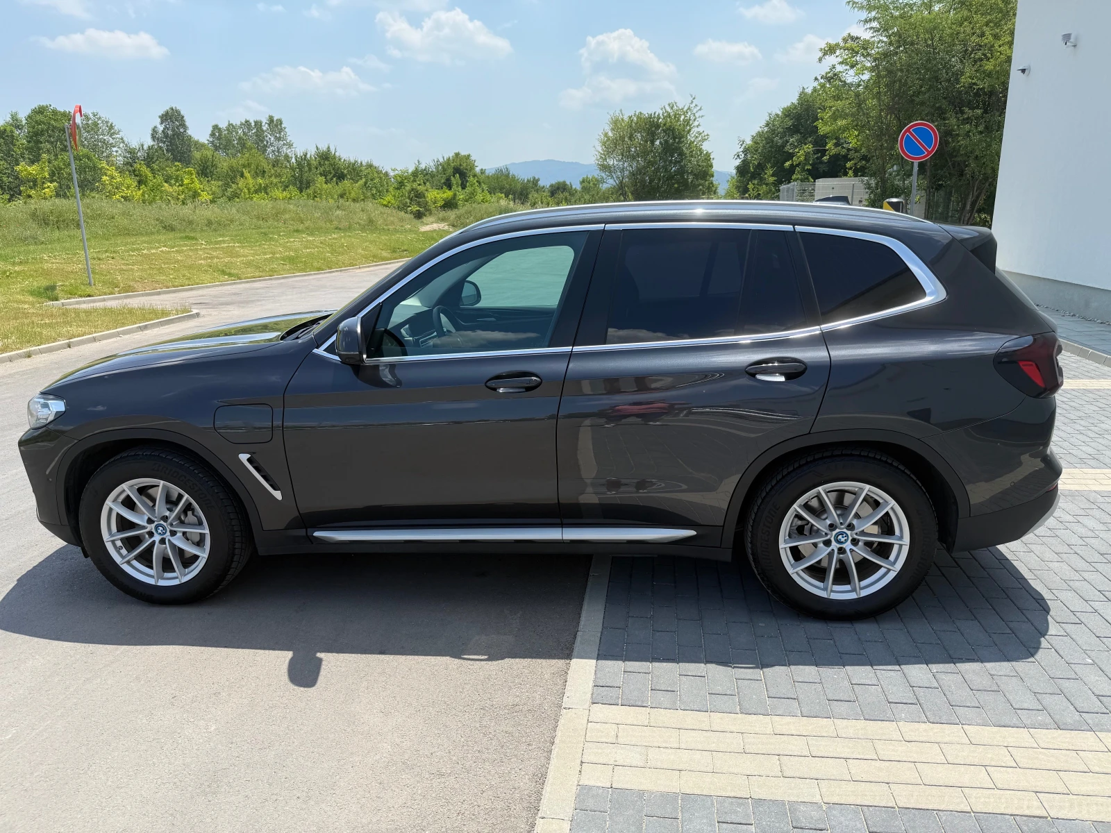 BMW X3 X-Drive 30e - изображение 8