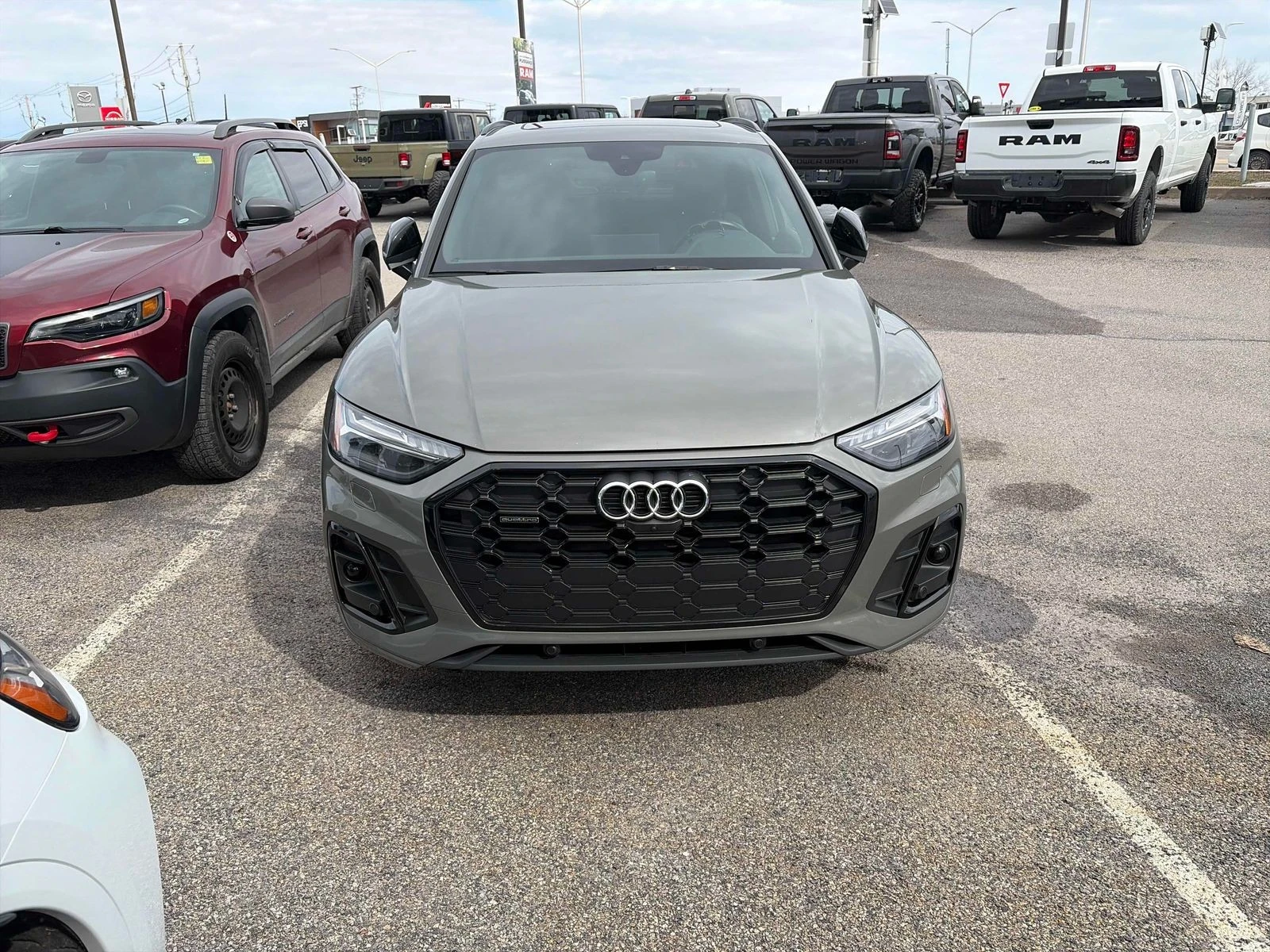 Audi Q5 Technik С РЕГИСТРАЦИЯ & АВТО КРЕДИТ , снимка 3 - Автомобили и джипове - 53894540