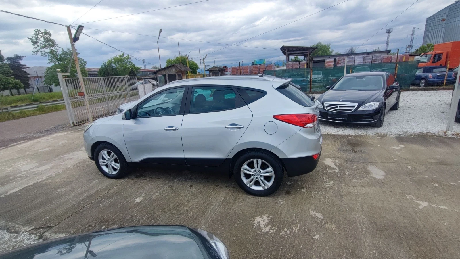 Hyundai IX35 2.0CRDI 4x4 156000!, снимка 8 - Автомобили и джипове - 54411032