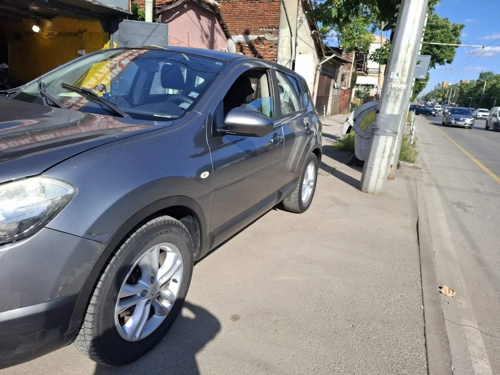 Nissan Qashqai, снимка 12 - Автомобили и джипове - 54900418