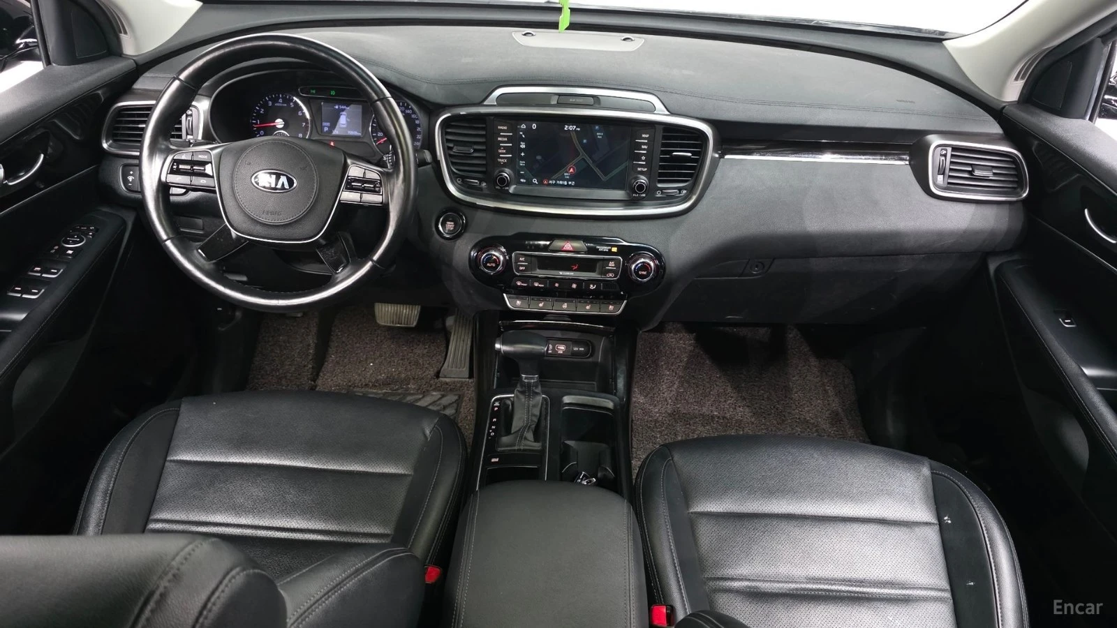Kia Sorento 2.0T* PRESTIGE* КОЖА* ПОДГРЕВ* ОБДУХВ* НАВИ* КАМЕР, снимка 7 - Автомобили и джипове - 55423149