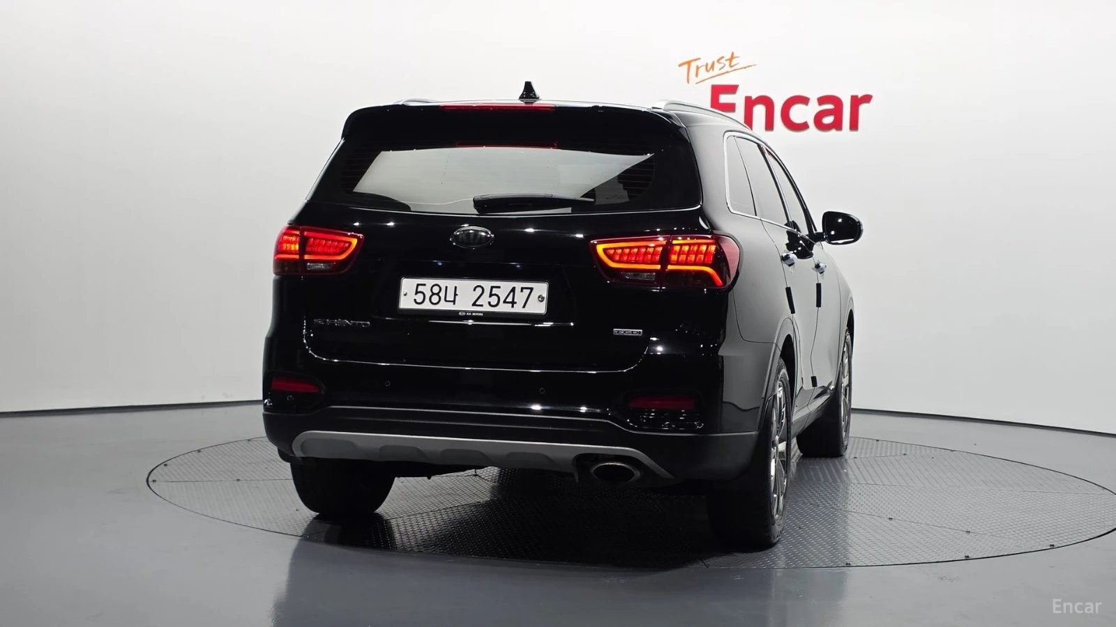 Kia Sorento 2.0T* PRESTIGE* КОЖА* ПОДГРЕВ* ОБДУХВ* НАВИ* КАМЕР, снимка 4 - Автомобили и джипове - 55423149