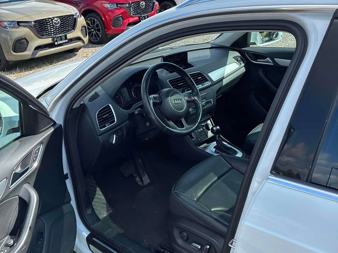 Audi Q3 * Progressiv * АВТОКРЕДИТ БЕЗ ПЪРВОНАЧАЛНА ВНОСКА*, снимка 5 - Автомобили и джипове - 55748830