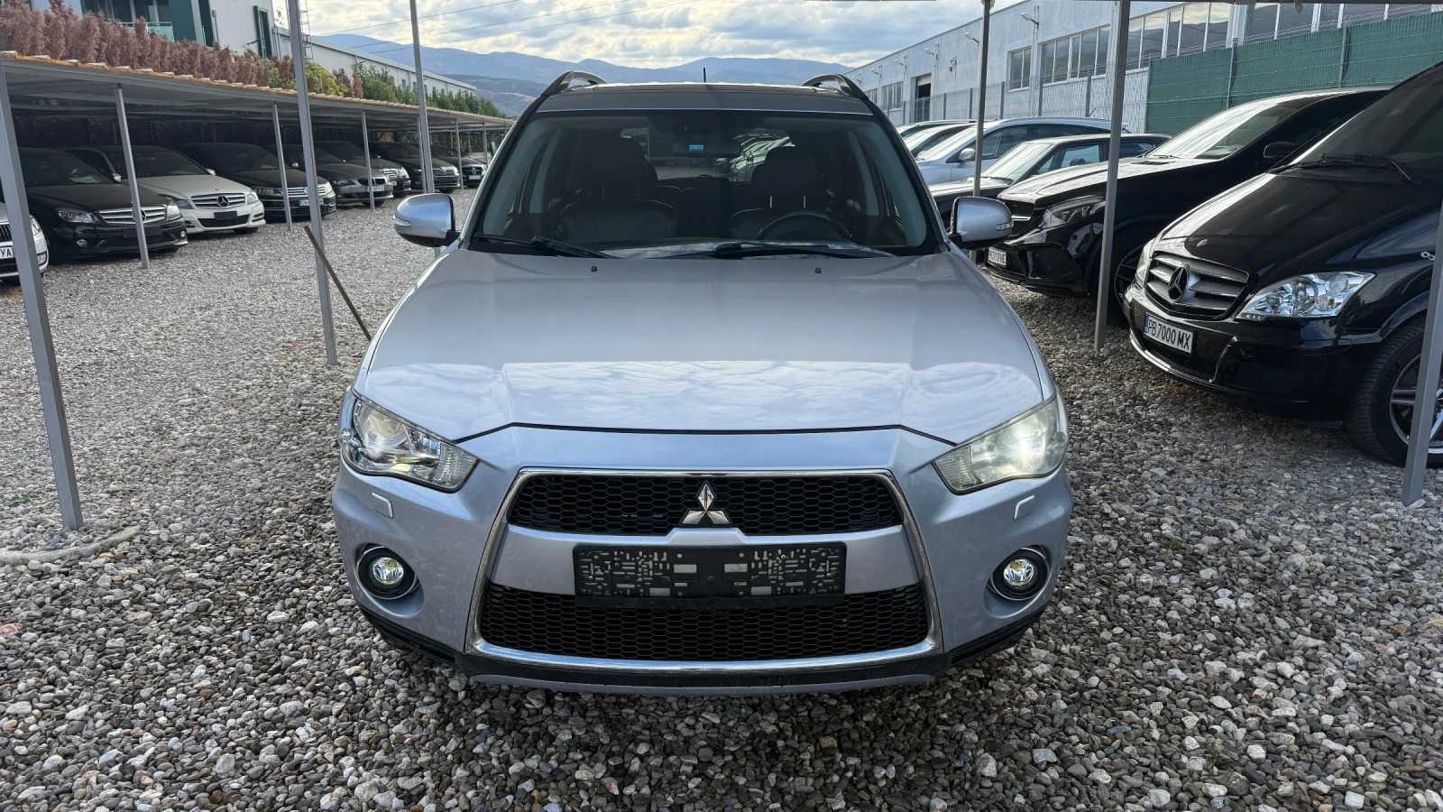 Mitsubishi Outlander 2.2 D 156 ps, снимка 2 - Автомобили и джипове - 56681771