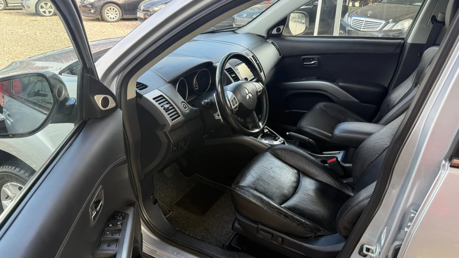 Mitsubishi Outlander 2.2 D 156 ps, снимка 6 - Автомобили и джипове - 56681771