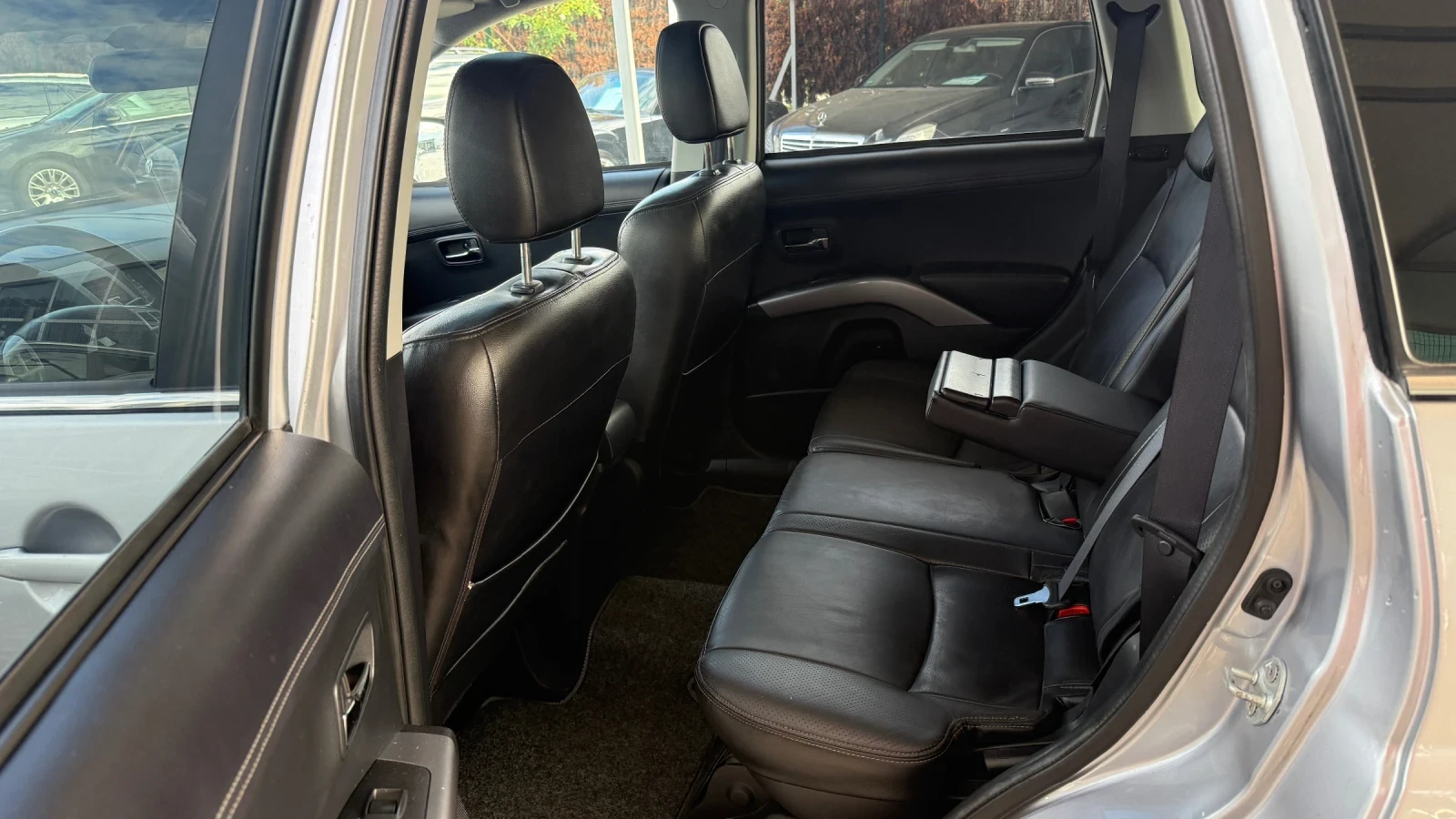 Mitsubishi Outlander 2.2 D 156 ps, снимка 8 - Автомобили и джипове - 56681771