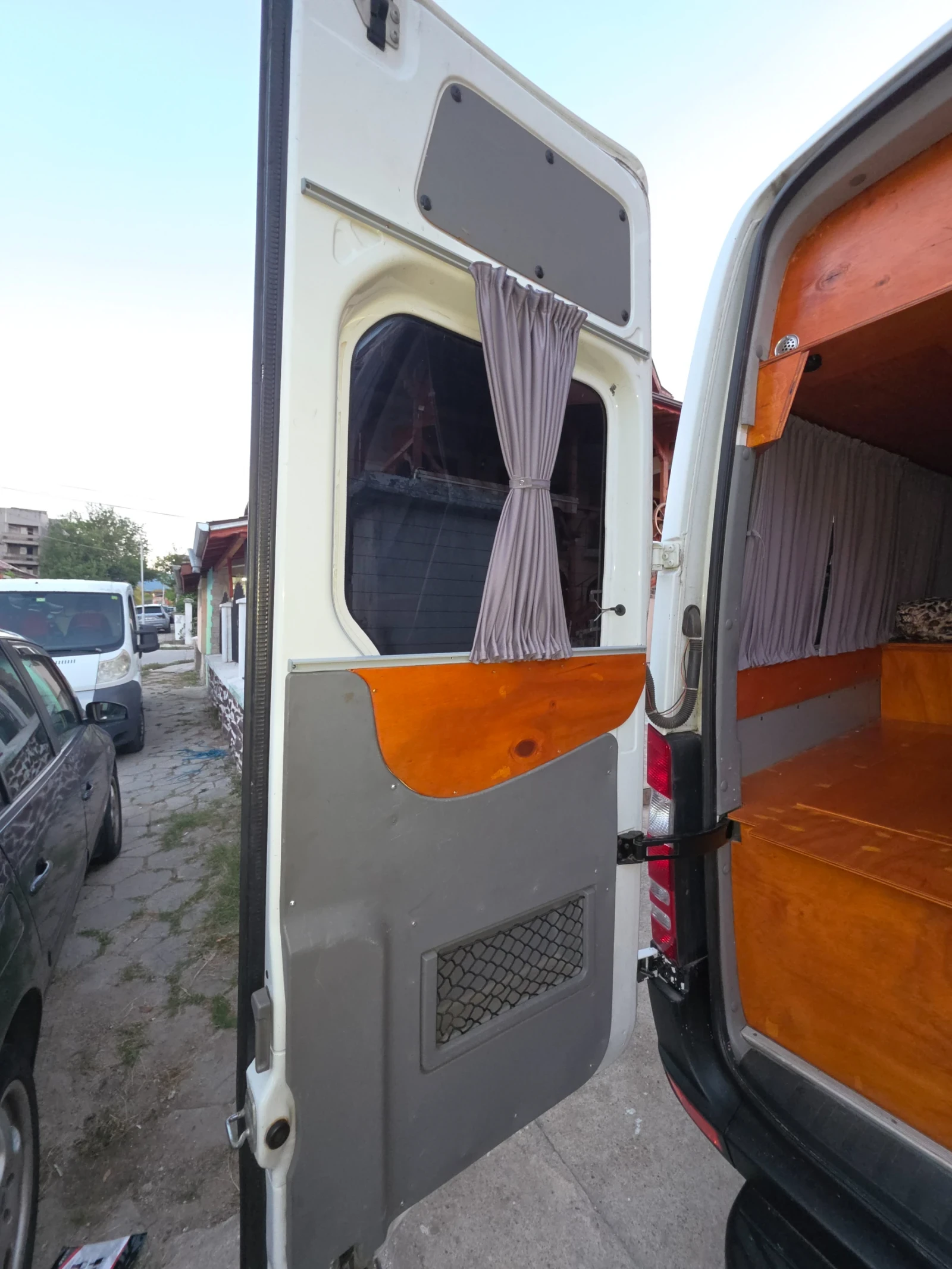 Кемпер Mercedes-Benz 319 CDI, снимка 14 - Каравани и кемпери - 55931632