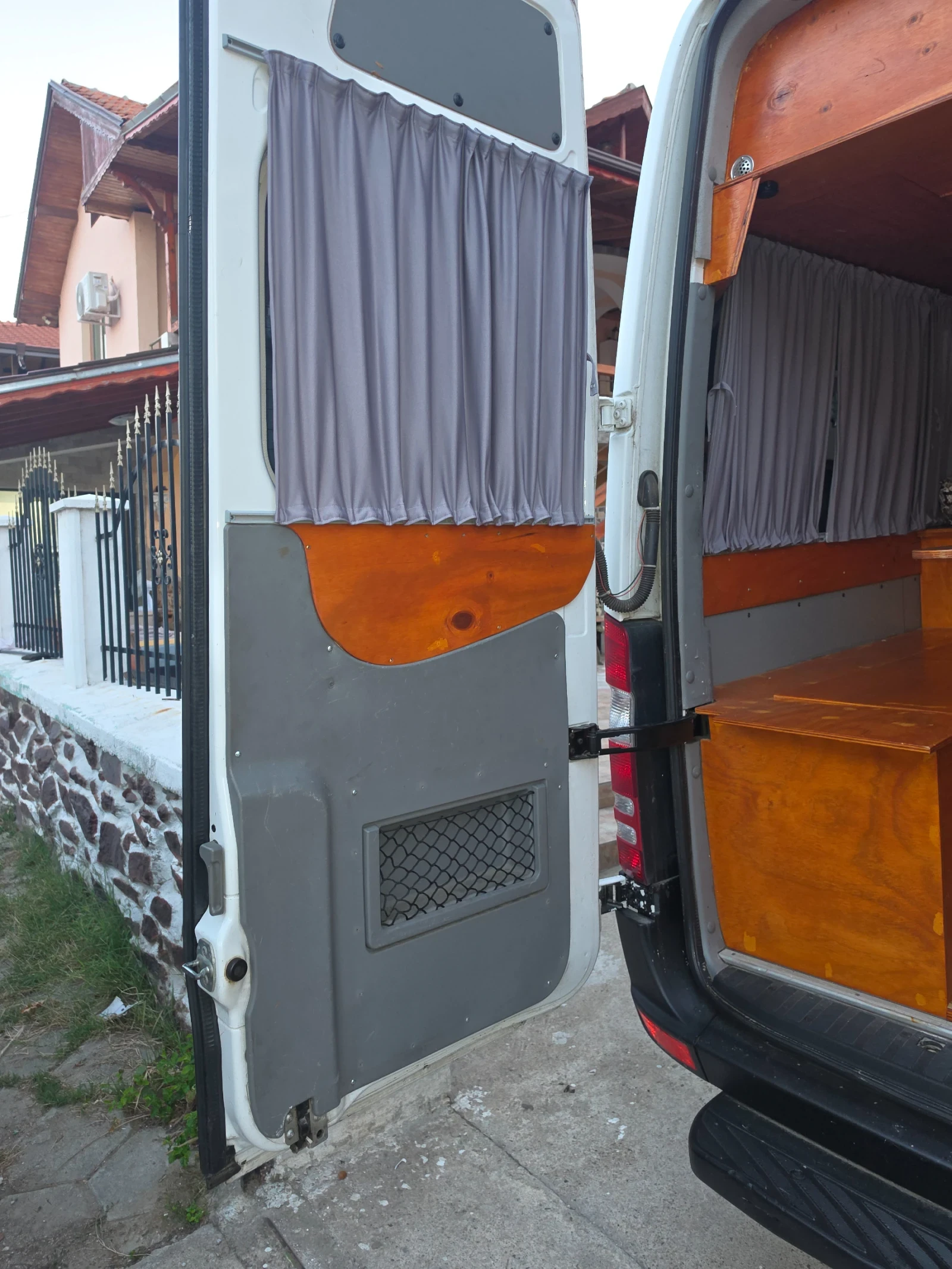 Кемпер Mercedes-Benz 319 CDI, снимка 15 - Каравани и кемпери - 55931632