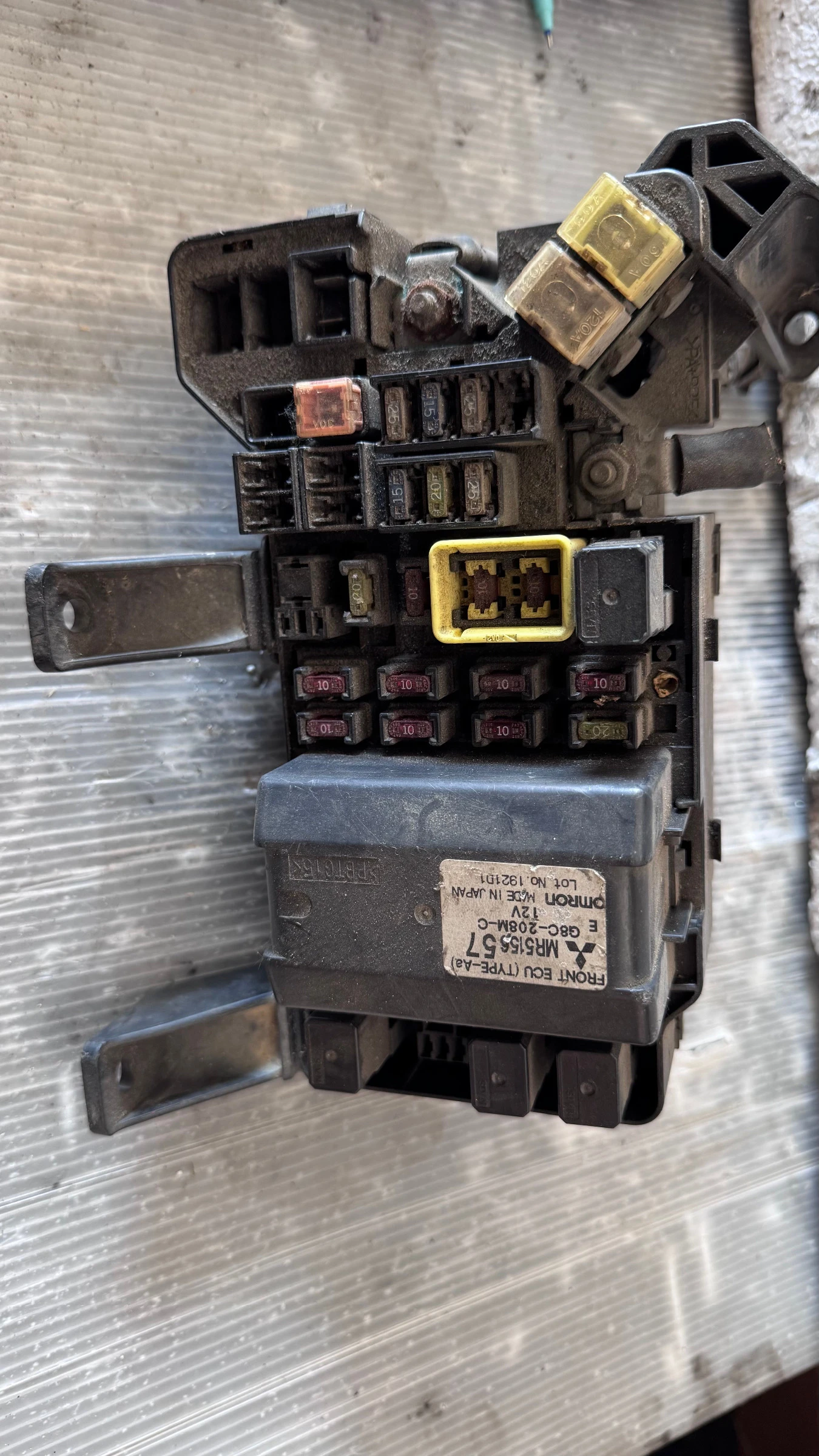   (  BSI / BSM )  Mitsubishi Pajero - G8C-208M-C / MR515657 | Mobile.bg   1