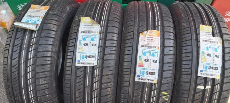 Гуми Летни 215/65R15, снимка 1 - Гуми и джанти - 33067435