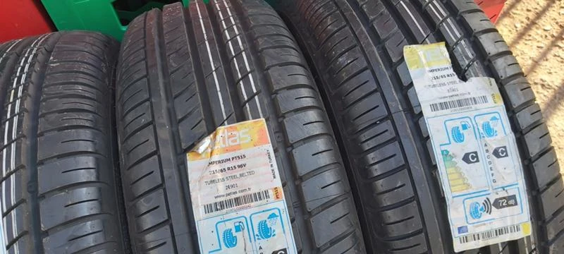 Гуми Летни 215/65R15, снимка 4 - Гуми и джанти - 33067435