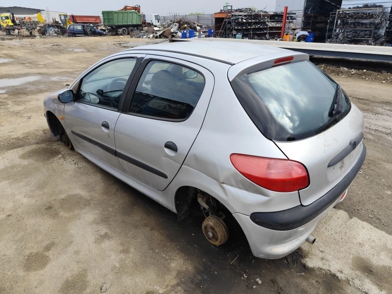 Peugeot 206 1.4, снимка 3 - Автомобили и джипове - 44599363