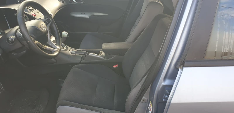 Honda Civic 1.8 бензин, снимка 10 - Автомобили и джипове - 50008028