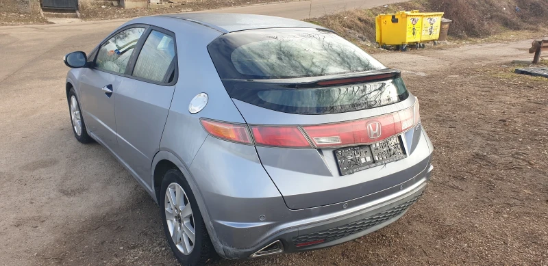 Honda Civic 1.8 бензин, снимка 4 - Автомобили и джипове - 50008028