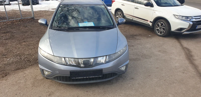Honda Civic 1.8 бензин, снимка 3 - Автомобили и джипове - 50008028