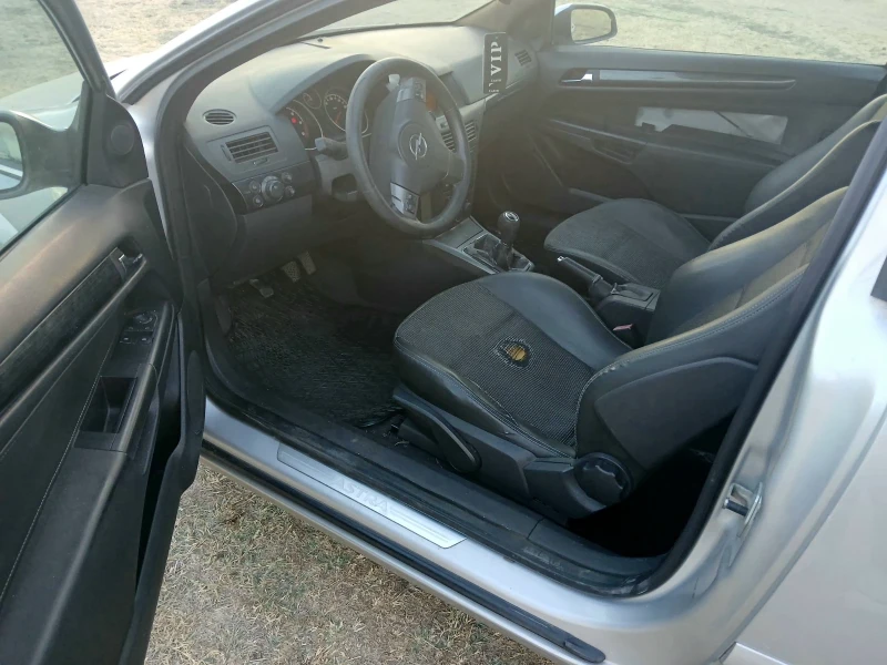 Opel Astra GTC 1.9 cdti, снимка 6 - Автомобили и джипове - 51685366