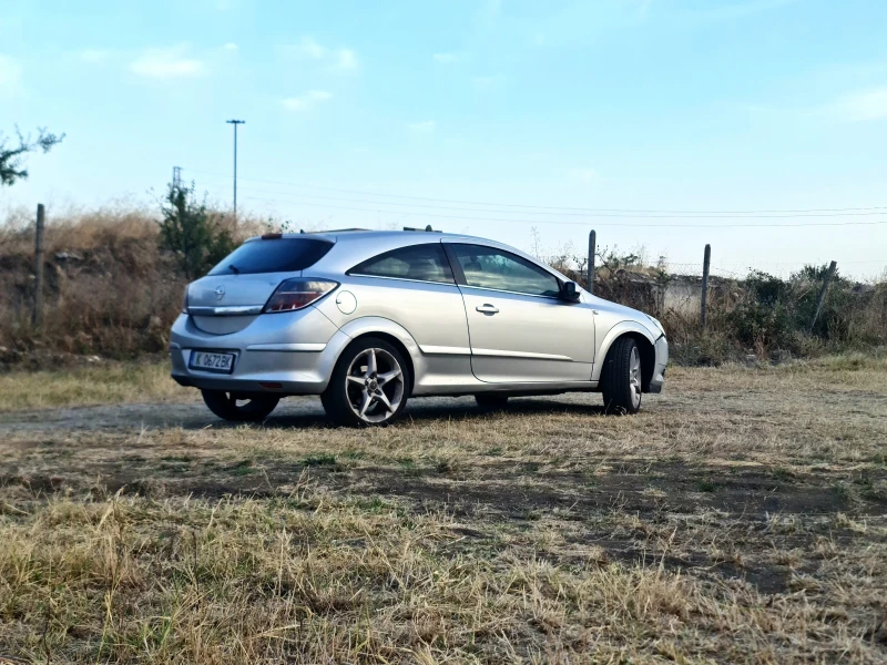 Opel Astra GTC 1.9 cdti, снимка 3 - Автомобили и джипове - 51685366