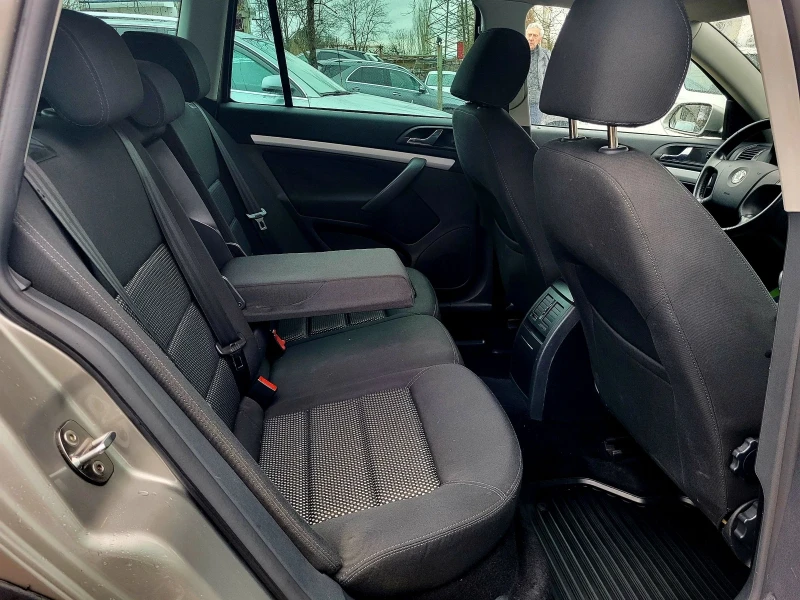 Skoda Octavia SCOUT / 4x4 / TOP, снимка 11 - Автомобили и джипове - 53248633