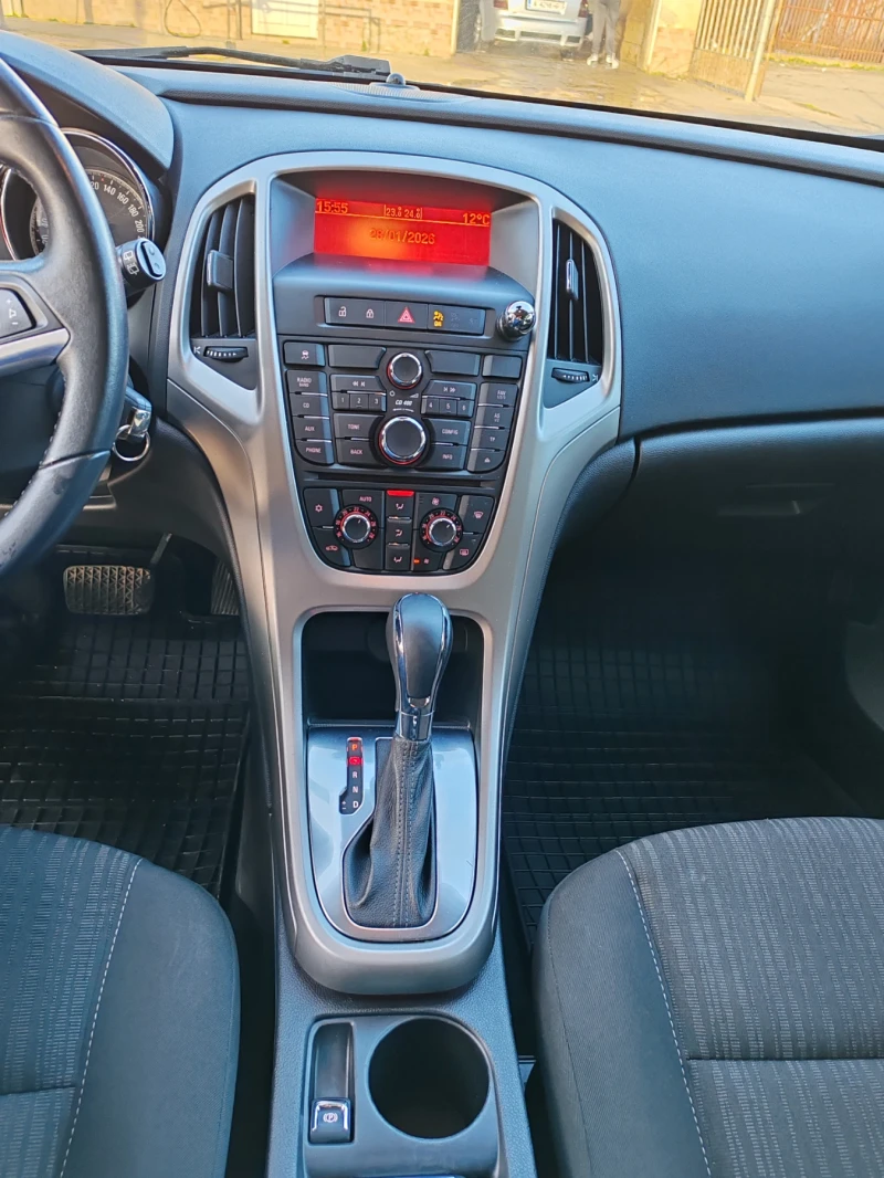 Opel Astra 2.0cdti 160ks, снимка 14 - Автомобили и джипове - 53261468