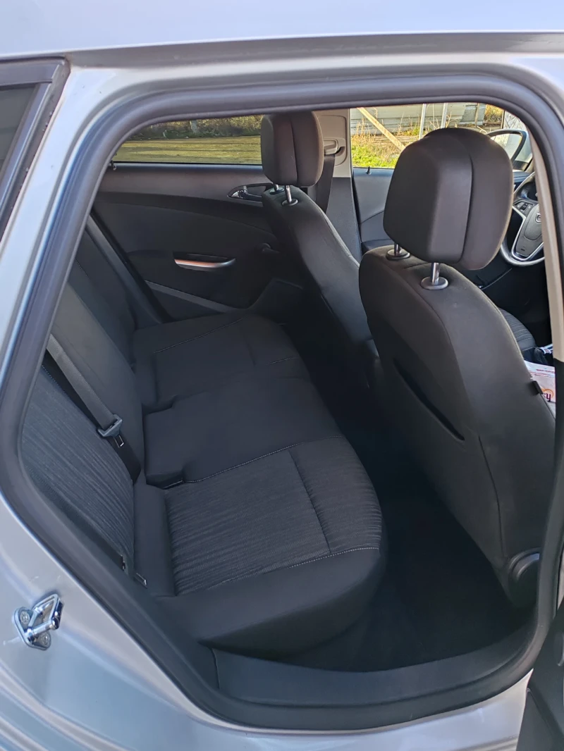 Opel Astra 2.0cdti 160ks, снимка 11 - Автомобили и джипове - 53261468