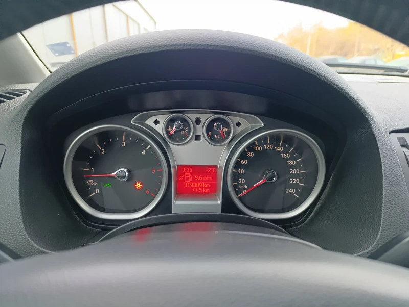 Ford C-max 1.6 tdci Facelift, снимка 9 - Автомобили и джипове - 53275526