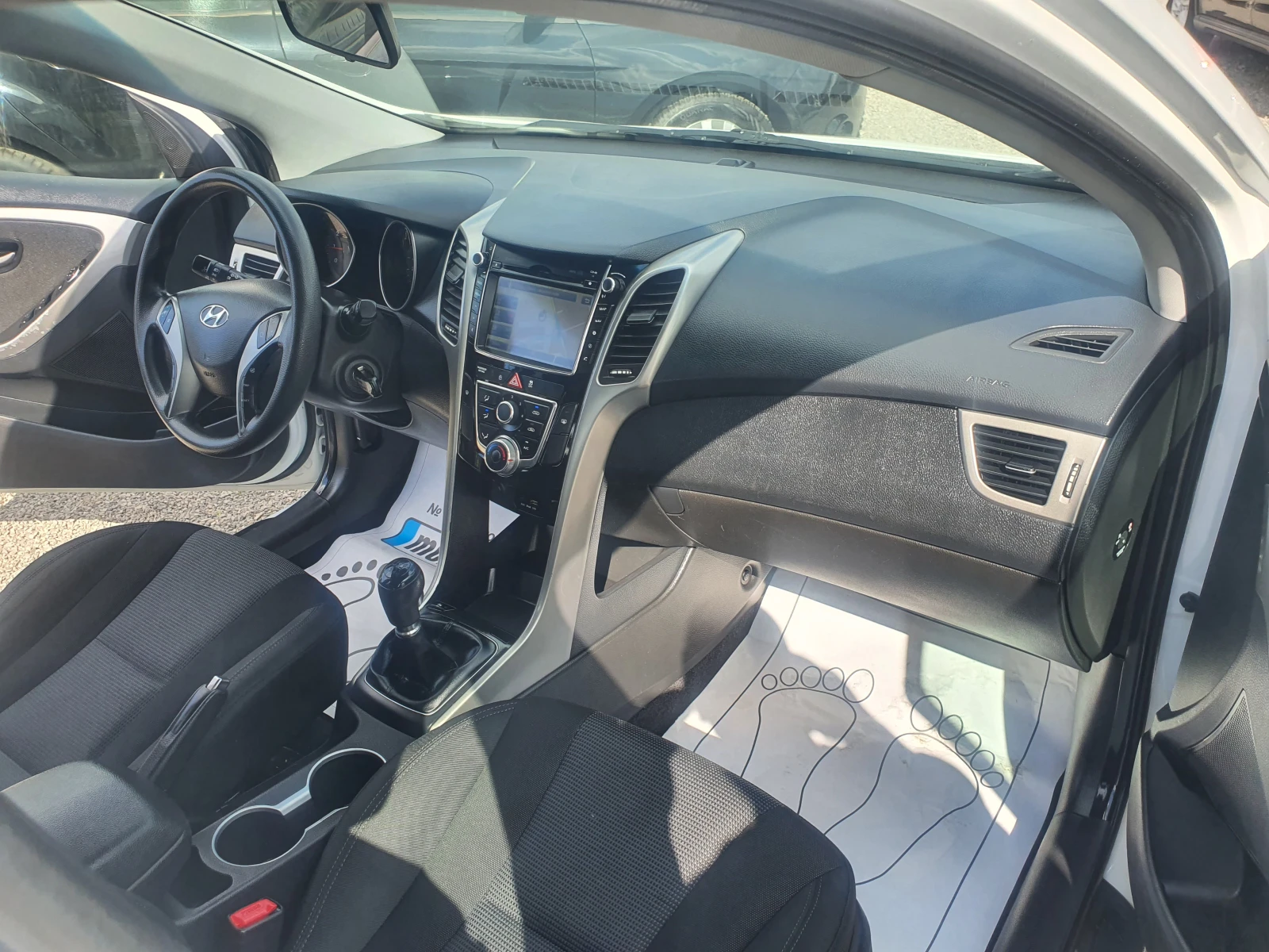 Hyundai I30 1.4i 100k.c navi kamera euro6 - изображение 9