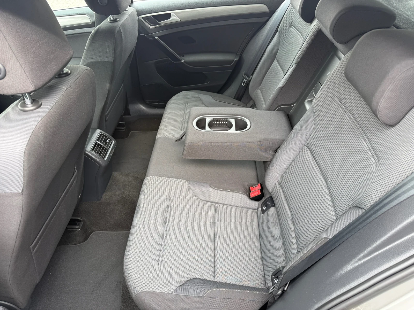 VW Golf 1.6TDI 110h.p НОВ ВНОС ИТАЛИЯ - изображение 9