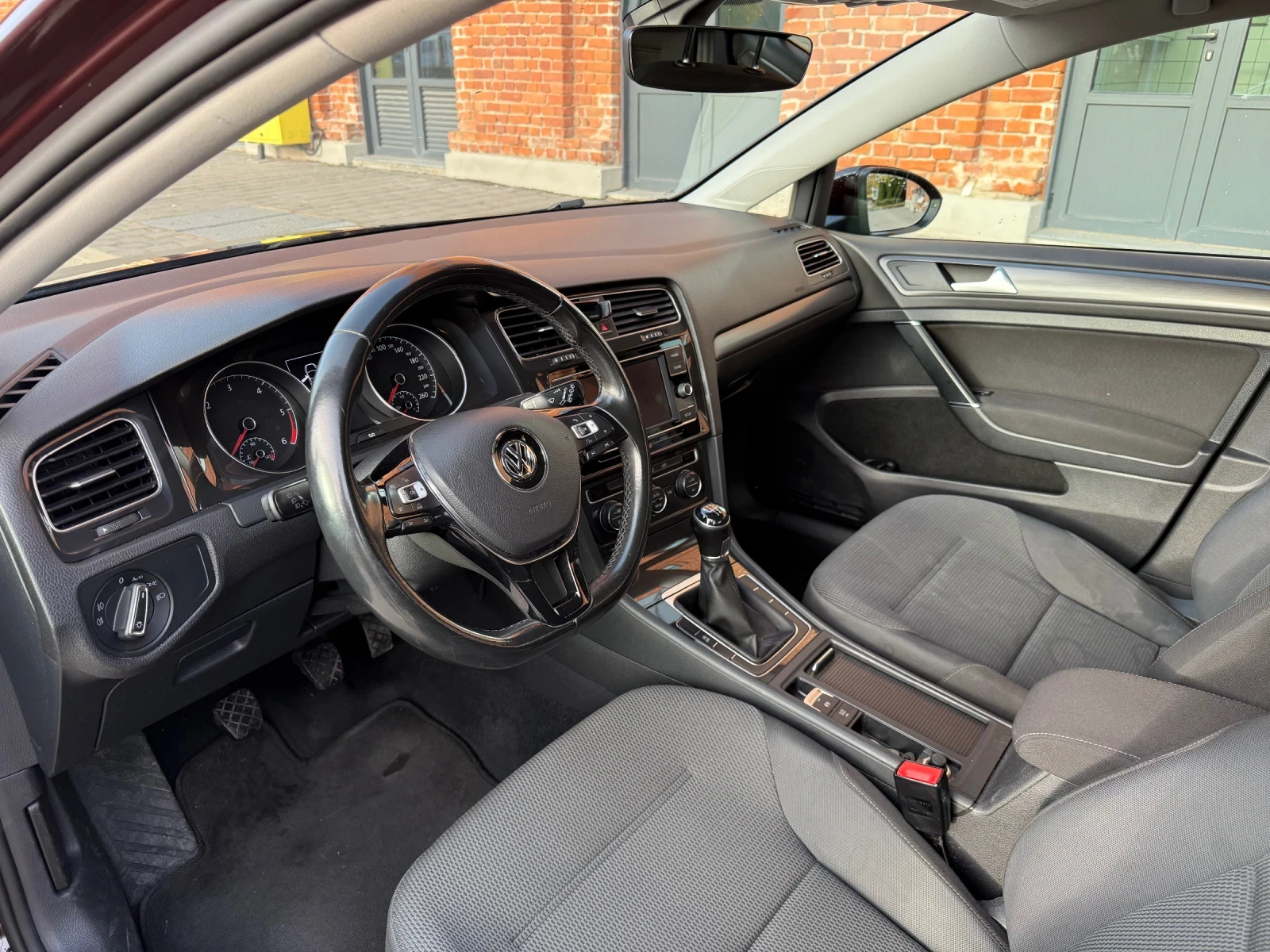 VW Golf 1.6TDI - изображение 7