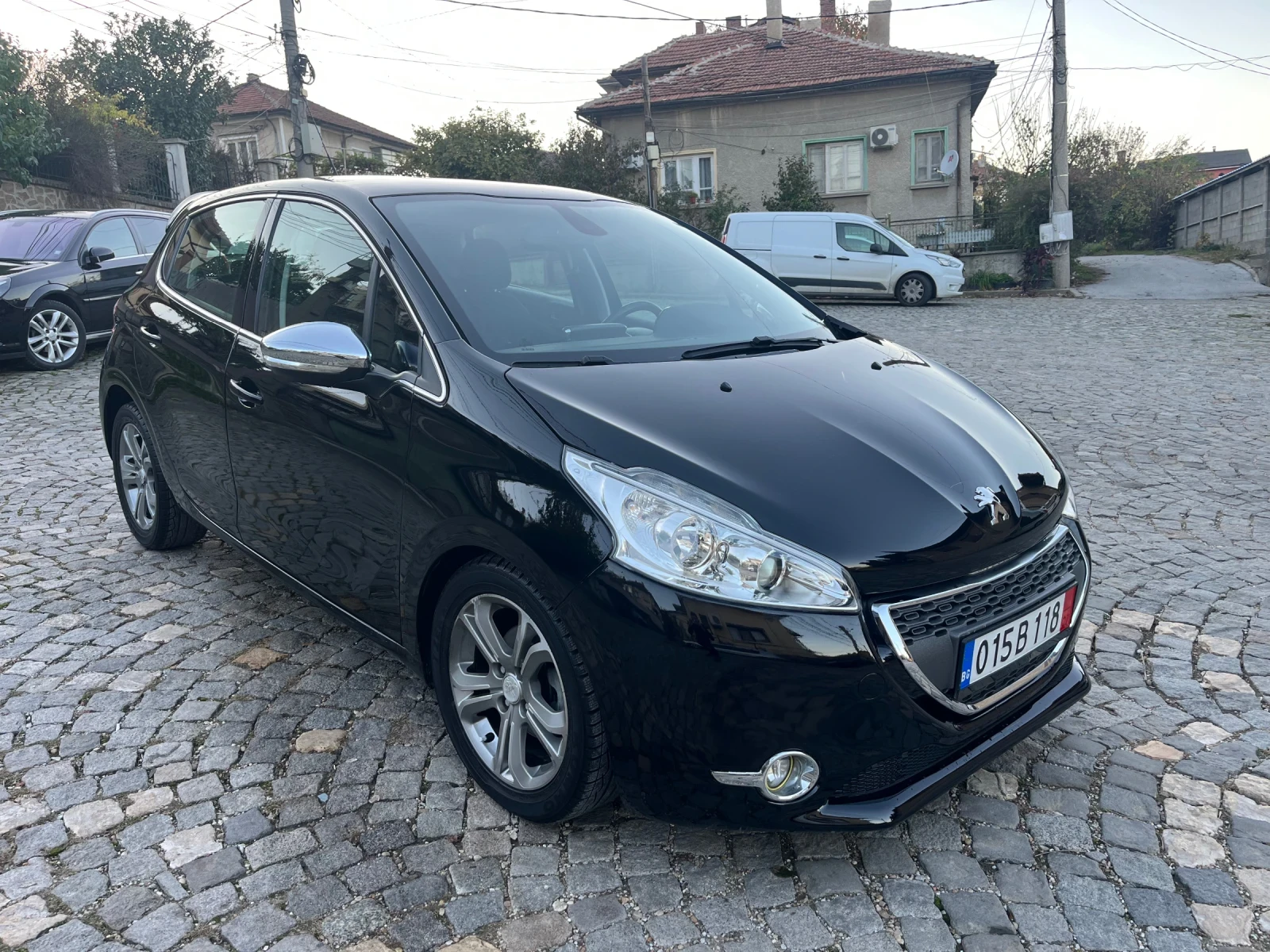 Peugeot 208 1.6Ehdi* 92кс* 190000км - изображение 2