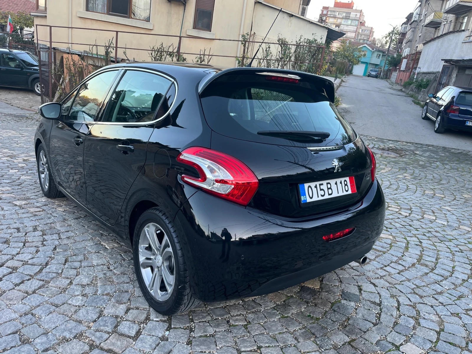 Peugeot 208 1.6Ehdi* 92кс* 190000км - изображение 6