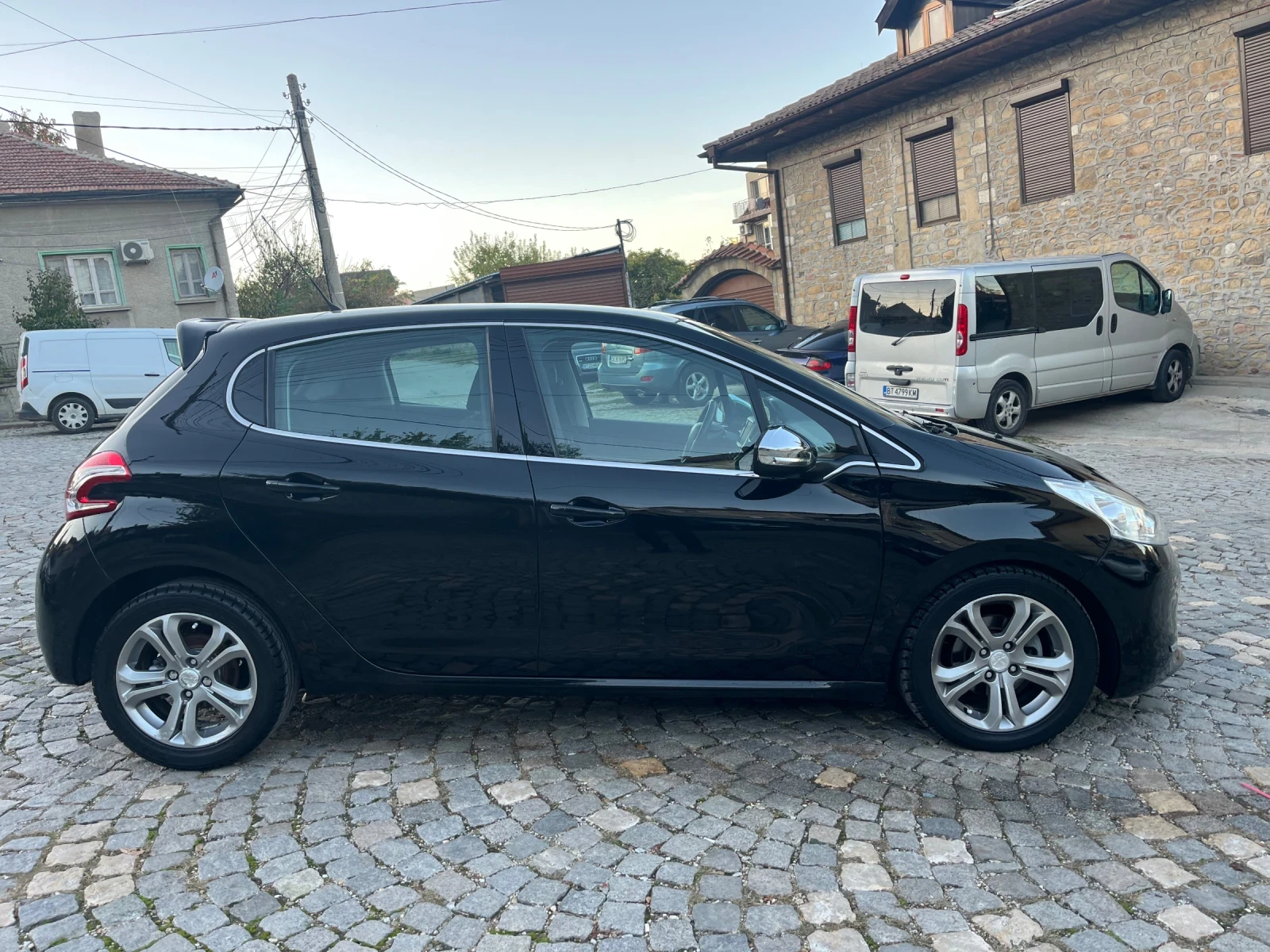 Peugeot 208 1.6Ehdi* 92кс* 190000км - изображение 4