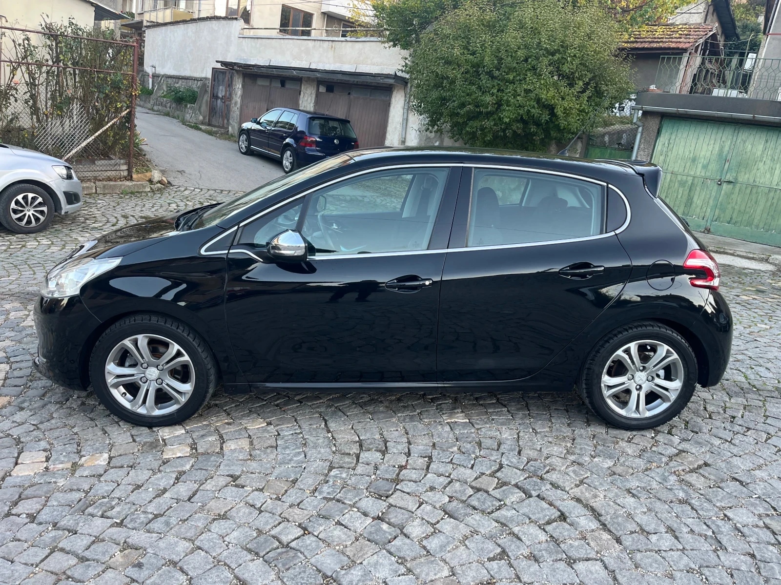 Peugeot 208 1.6Ehdi* 92кс* 190000км - изображение 8