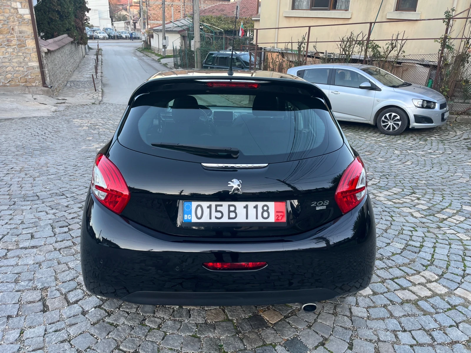 Peugeot 208 1.6Ehdi* 92кс* 190000км - изображение 7