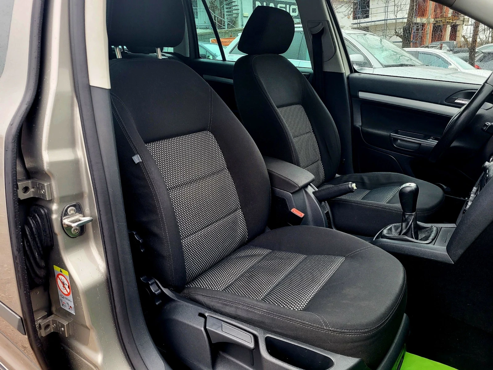 Skoda Octavia SCOUT / 4x4 / TOP - изображение 10