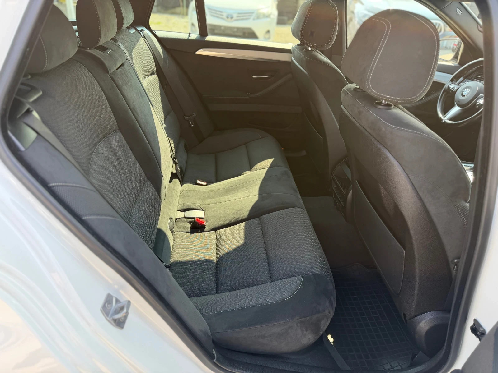 BMW 525 218kc X-Drive M-Пакет, снимка 12 - Автомобили и джипове - 53734768