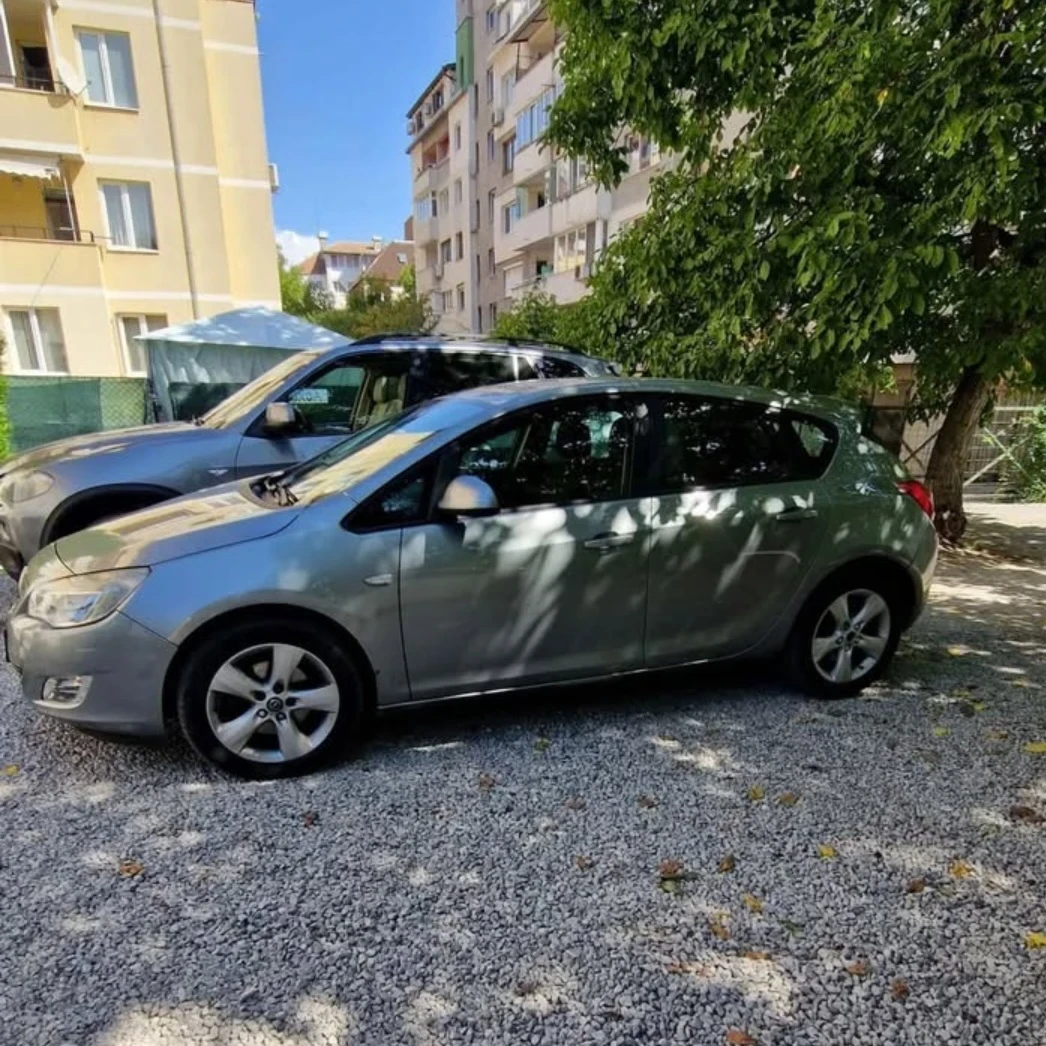 Opel Astra 1.7 CDTI, снимка 3 - Автомобили и джипове - 54029921