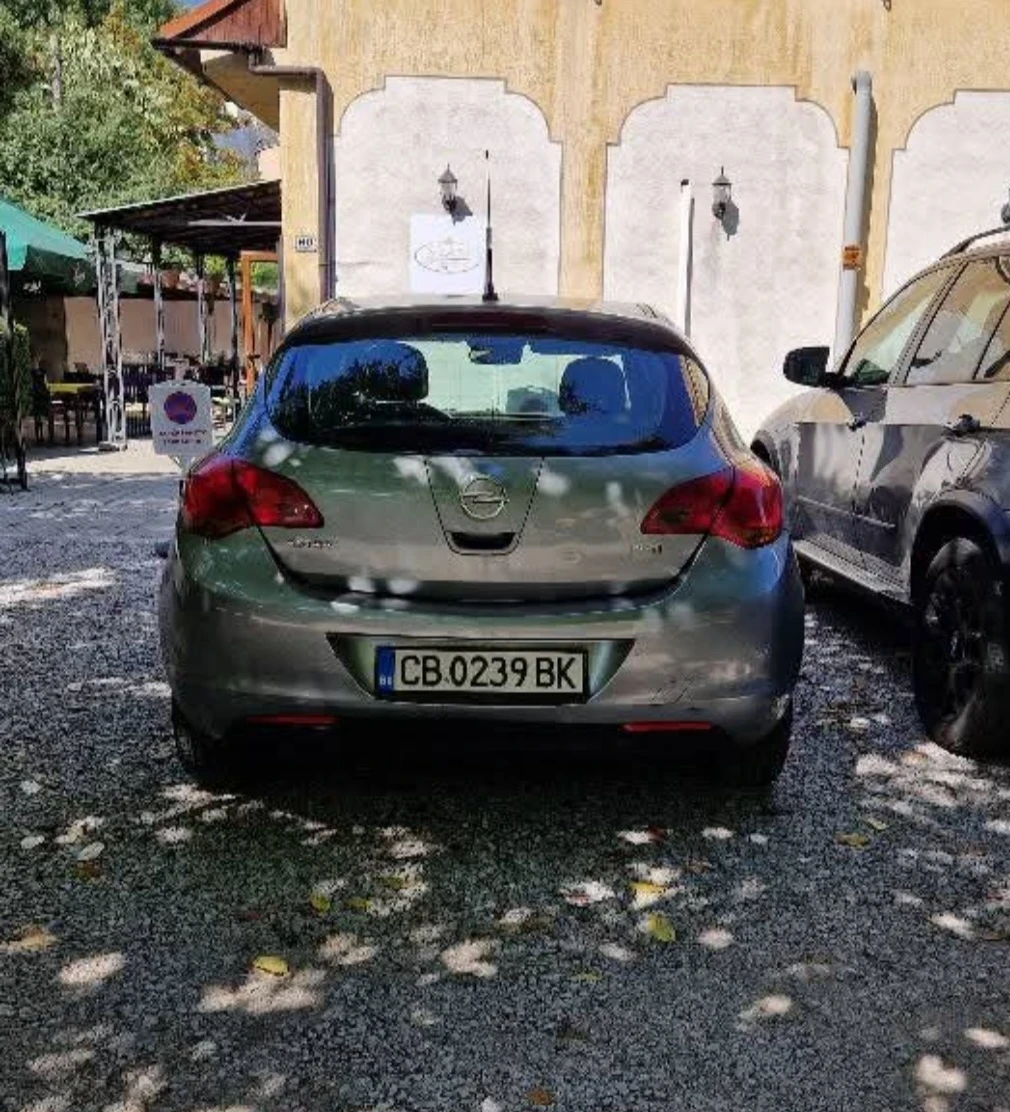 Opel Astra 1.7 CDTI, снимка 2 - Автомобили и джипове - 54029921